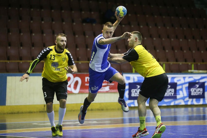 SPR-u Tarnów - KS Viret CMC Zawiercie 31:30 (19:17).