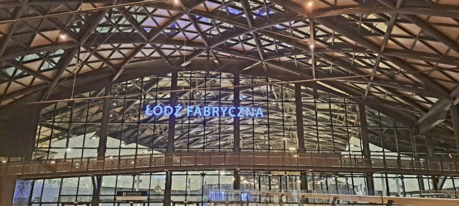 Forbindelsen fra Łódź Fabryczna til hovedstaden i Norge begynner