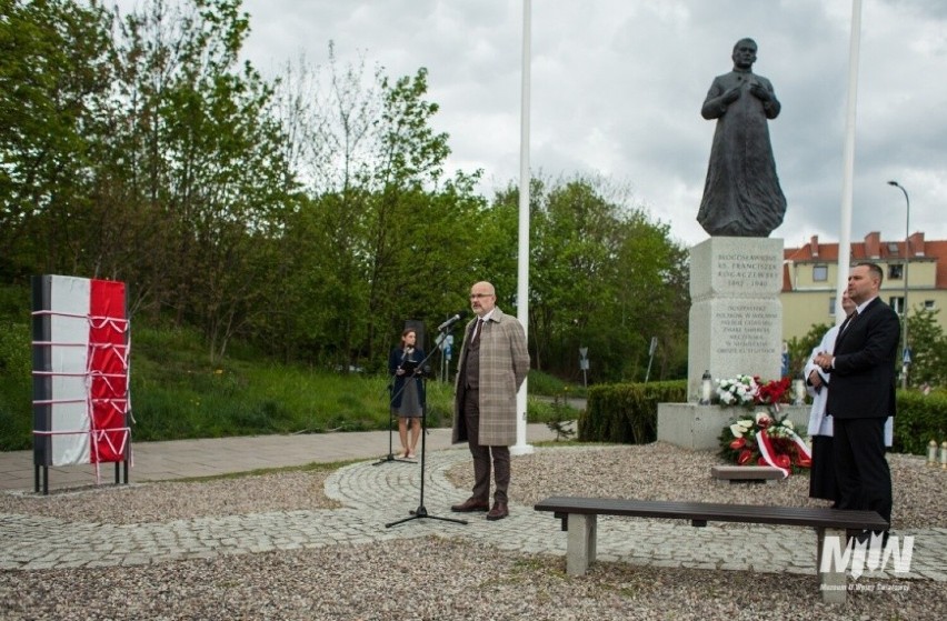 Gdańsk. Odsłonięto tablicę księdza Franciszka Rogaczewskiego. "Za swoje przywiązanie do polskości zapłacił najwyższą cenę"