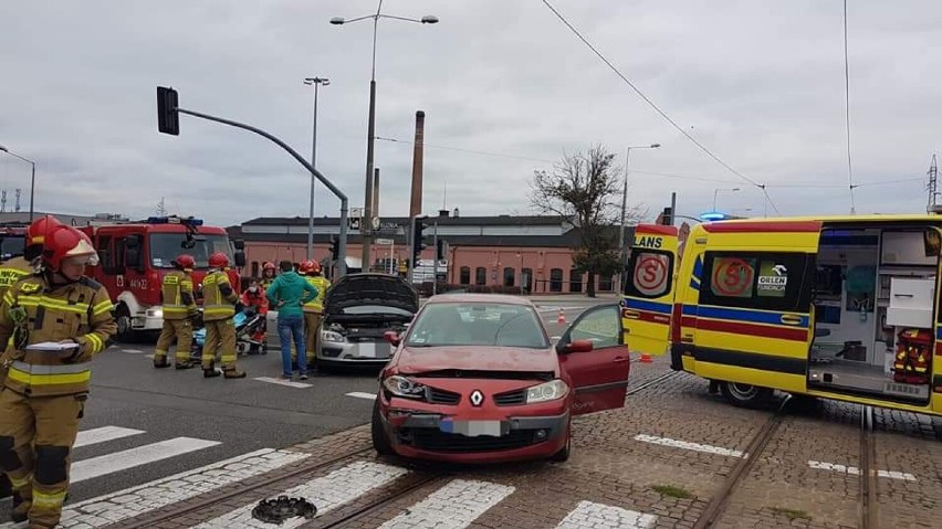 Wypadek dwóch samochodów na skrzyżowaniu ul. Chełmińskiej i...
