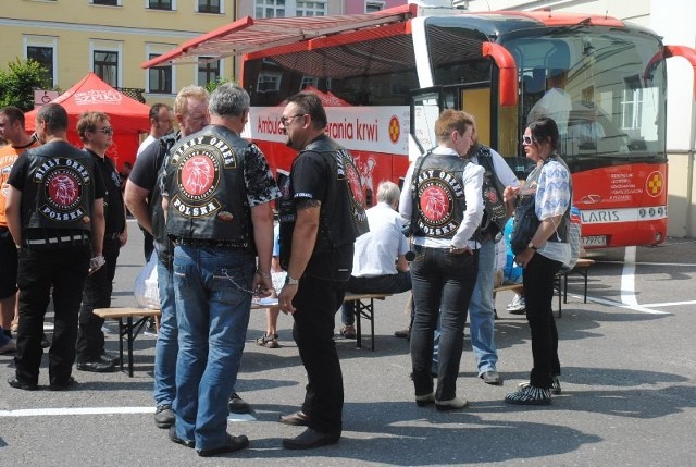 Akcja oddawania krwi w Kościanie zorganizowana przez klub motocyklowy "Stop Śmierci"