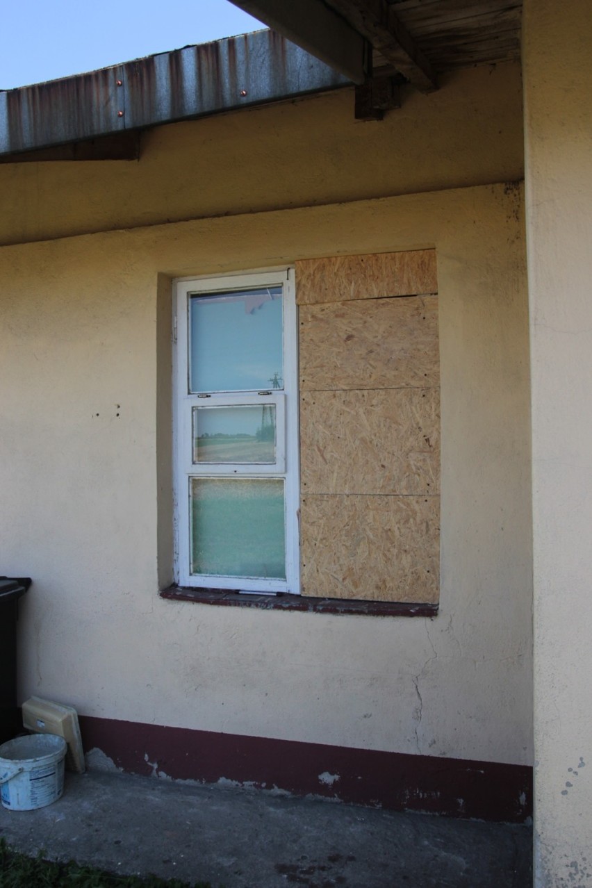 Okno, którym Anna W. dostała się do wnętrza budynku