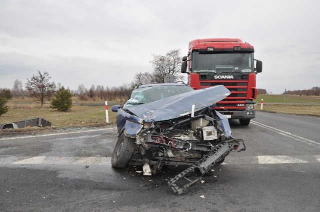 Poważna kolizja na obwodnicy Lubartowa. Zderzyły się 3 samochody.