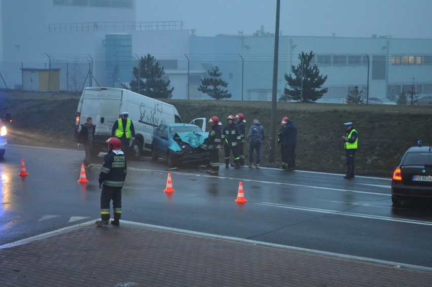 Wypadek: na obwodnicy Śremu zderzyły się dwa auta