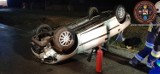 Wypadek na DK 45 pod Gorzowem Śląskim. Kierowca opla zderzył się ze skodą i dachował [zdjęcia]
