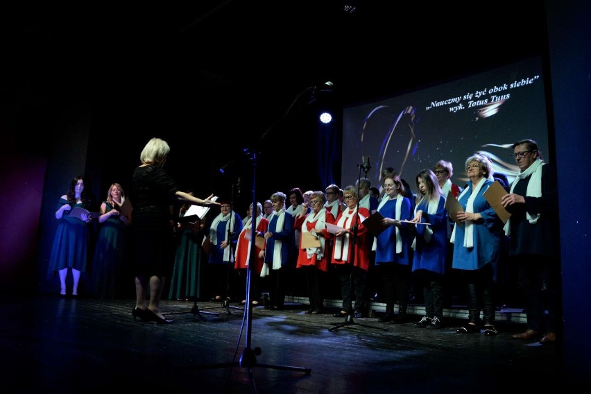 Koncert zaduszkowy pt. "Nauczmy się żyć obok siebie" w...