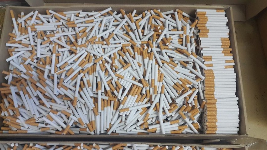 Policja DG: ponad 17 tys. sztuk lewych papierosów. Wpadł na targowisku przy Ludowej