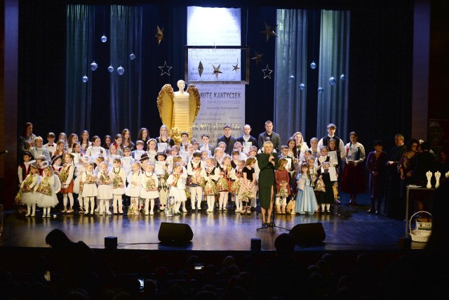 W Jasielskim Domu Kultury odbył się koncert laureatów XXIX Konkursu Kolęd i Pastorałek „Na nutę kantyczek – Kolędy Podkarpacia”. Wręczono również nagrody Miasta Jasła w dziedzinie kultury oraz uhonorowano mecenasów kultury