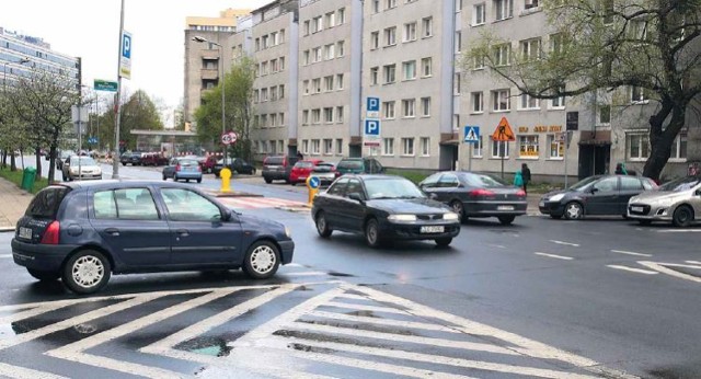 Nie tylko rowerzyści, ale kierowcy i piesi powinni być ...