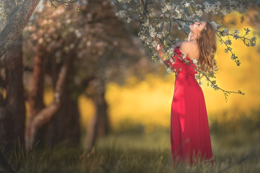 Portrety pięknych kobiet wykonane przez lokalnego fotografa,...