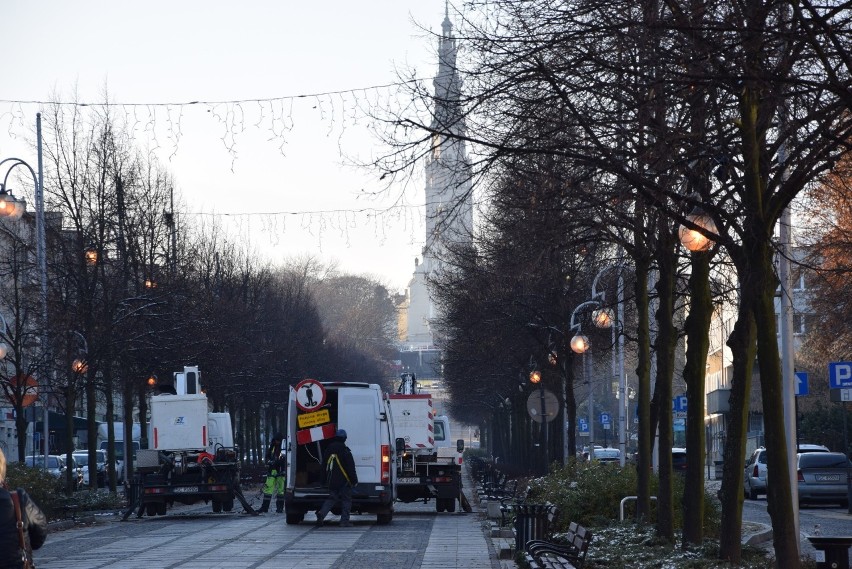 Ozdoby świąteczne na Placu Biegańskiego w Częstochowie