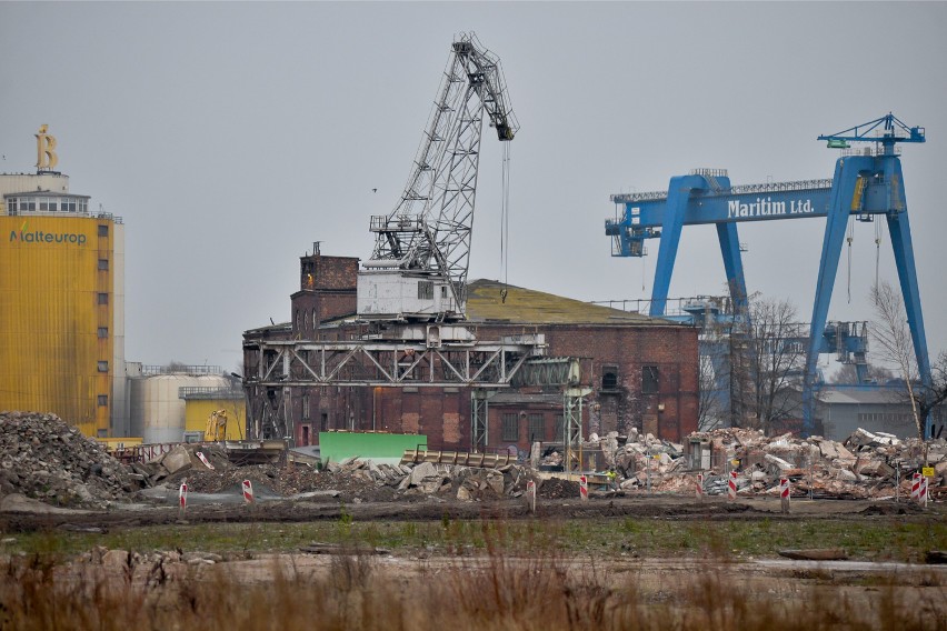 Gdańsk: Dalszy ciąg wyburzeń na terenach postoczniowych [ZDJĘCIA]