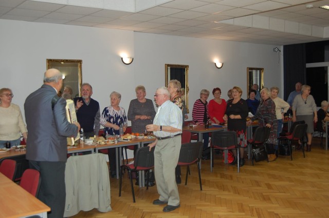 Karnawałowe nastroje w Klubie Seniora Domu Kultury Lokator w Zduńskiej Woli