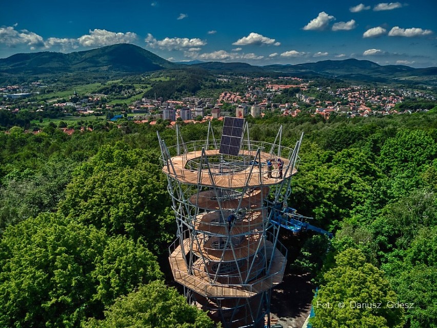 Szczawno-Zdrój: Wieża na wzgórzu Gedymina prawie gotowa (ZDJĘCIA)