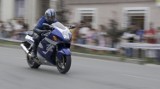 Leszno. Pędził motorem 164 km/h. Nie słyszał  goniącej go policji przez głośną muzykę w kasku