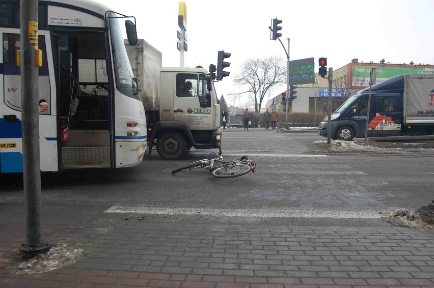Rowerzystka potrącona przez autobus
