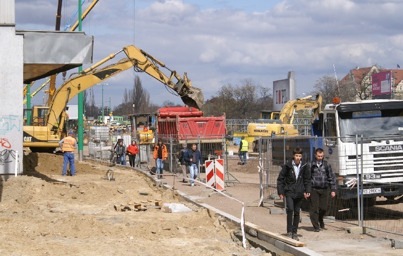 Poznań - Dźwigi nad Kaponierą [ZDJĘCIA]