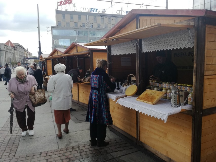 Festiwal Miodu "Miodobranie" na rynku w Katowicach