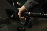Ukradli niespełna 600 litrów paliwa: Złodzieje porzucili samochód w Wielowsi. Trwa akcja poszukiwawcza policji [NEW]