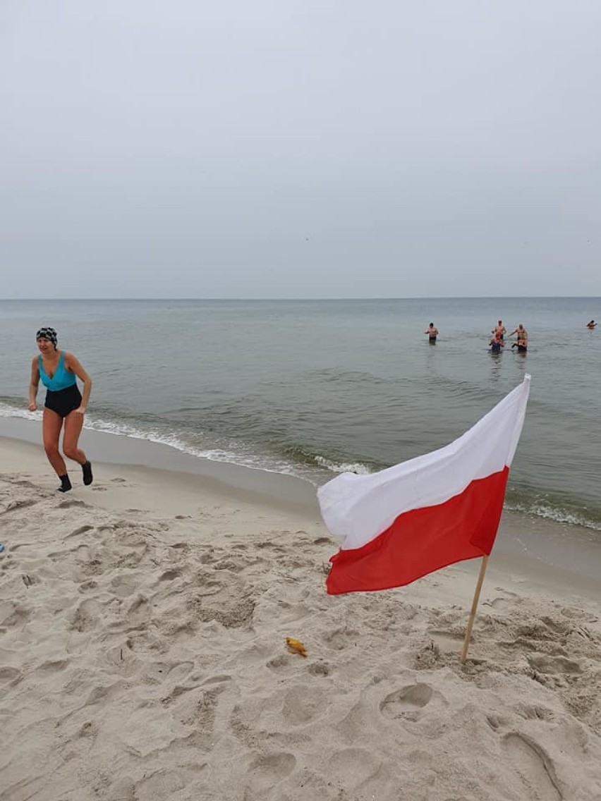 - Kąpielą w zimnych wodach Bałtyku rozpoczęliśmy Narodowy...