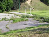 Boisko w wąwozie na Kalinowszczyźnie w fatalnym stanie