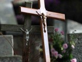 Lichnowy: Hieny cmentarne ograbiły 50 nagrobków na cmentarzu komunalnym