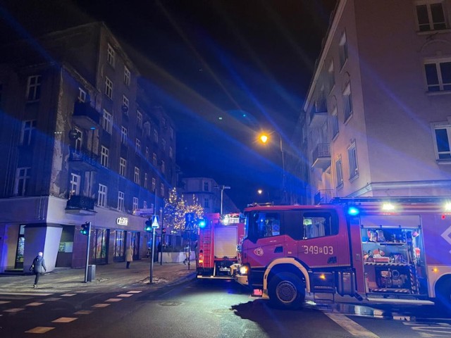 Pożar kamienicy przy ulicy Śródmiejskiej w Kaliszu