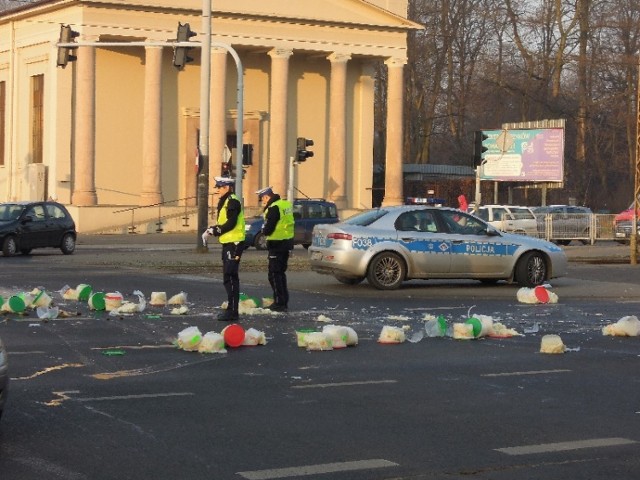 Kiszona kapusta na skrzyżowaniu al. Politechniki i Radwańskiej w Łodzi