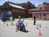 Gimnazjaliści z Lubochni zdają na kartę motorowerową. Ruszają egzaminy w innych szkołach