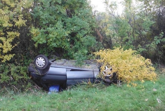 Pijany kierowca dachował swoim autem w miejscowości Tujsk.