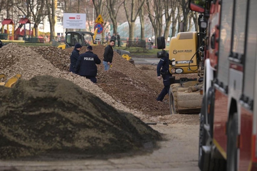 Policjanci zabezpieczyli teren gdzie znaleziono niewybuch