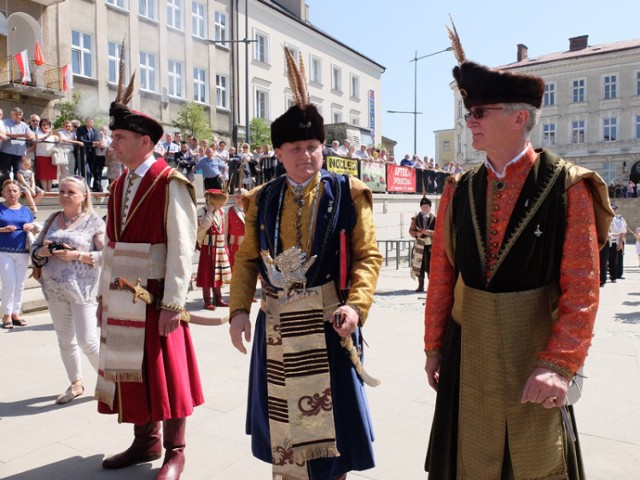 Intronizacja gorlickiego króla kurkowego Mieczysława Kamińskiego w 227. rocznicę Święta Konstytucji 3-Maja