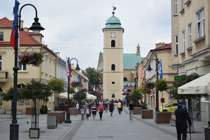 Jedna z najstarszych ulic w całym Rzeszowie. Pełni też...