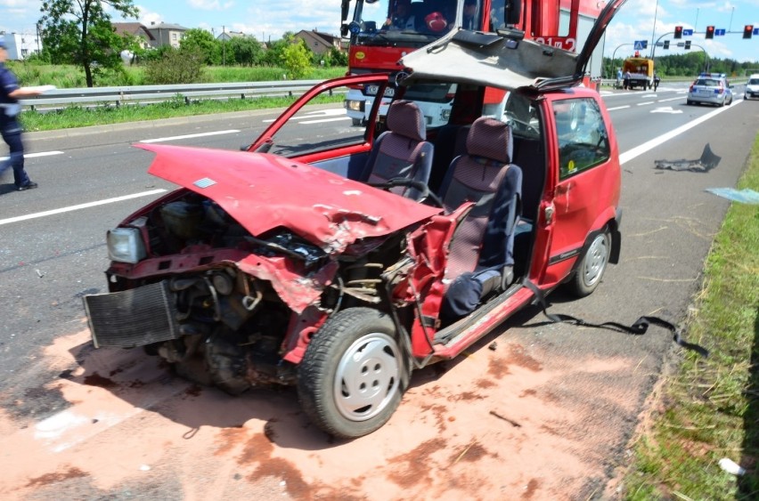 Bolesław. Na drodze krajowej zderzyły się dwa samochody   