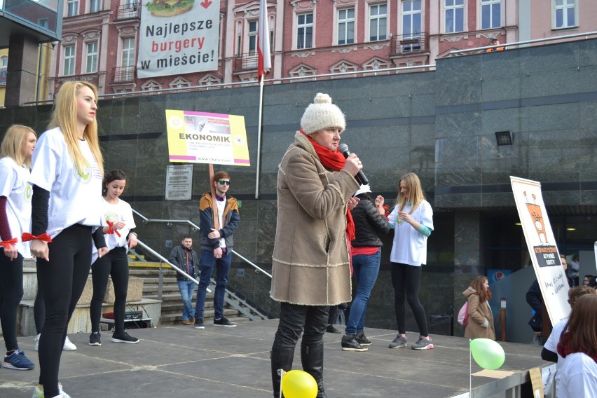 One Billion Rising w Sosnowcu. Zatańczyli dla kobiet [ZDJĘCIA, WIDEO]