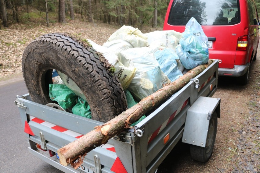Akcja Sprzątanie Świata w gminie Filipów. Śmieci zbierają urzędnicy i mieszkańcy wsi [Zdjęcia] 