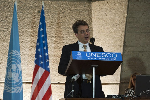 Stany Zjednoczone wstrzymały finansowanie UNESCO. Tylko w tym roku organizacji zabraknąć może 60 mln dol. na bieżącą działalność. Na zdjęciu ambasador USA przy UNESCO David Killion.