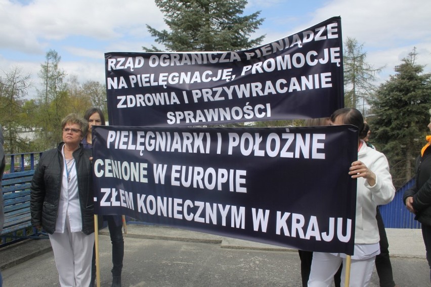 Puławskie pielęgniarki protestowały przed szpitalem