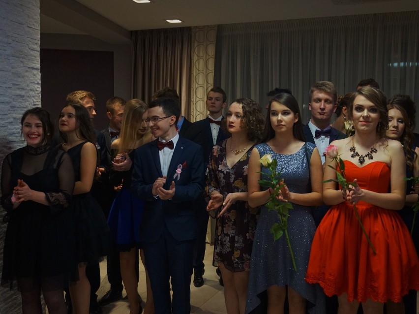 Studniówki 2017: Bal maturzystów kraśnickiego "Reja" za nami (ZDJĘCIA, WIDEO)