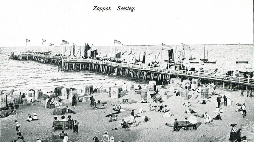 Stare pocztówki znad morza można oglądać w Gdańskiej...