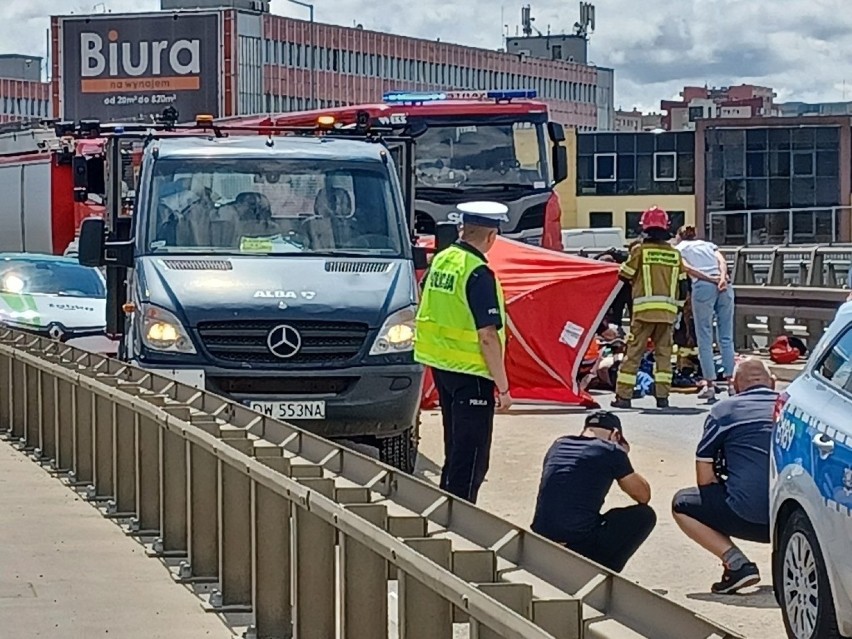 Tragiczny wypadek we Wrocławiu. Auto wjechało w ekipę...