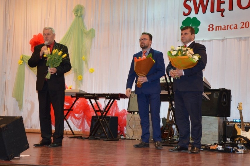 Wielka impreza Polskiego Stronnictwa Ludowego na Dzień Kobiet w Staszowie