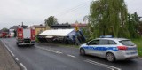 Gmina Ładzice: ciężarówka wpadła do rowu. Kierowca nie dostosował prędkości do warunków na drodze
