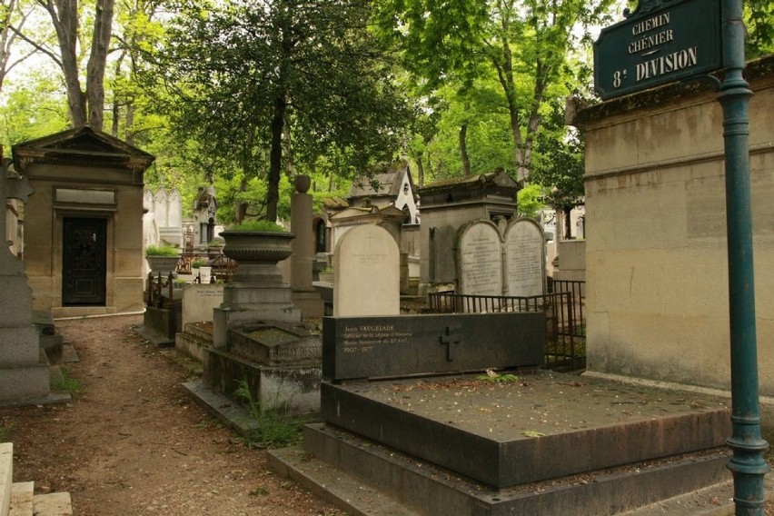 Père-Lachaise to najbardziej znany cmentarz w Paryżu.