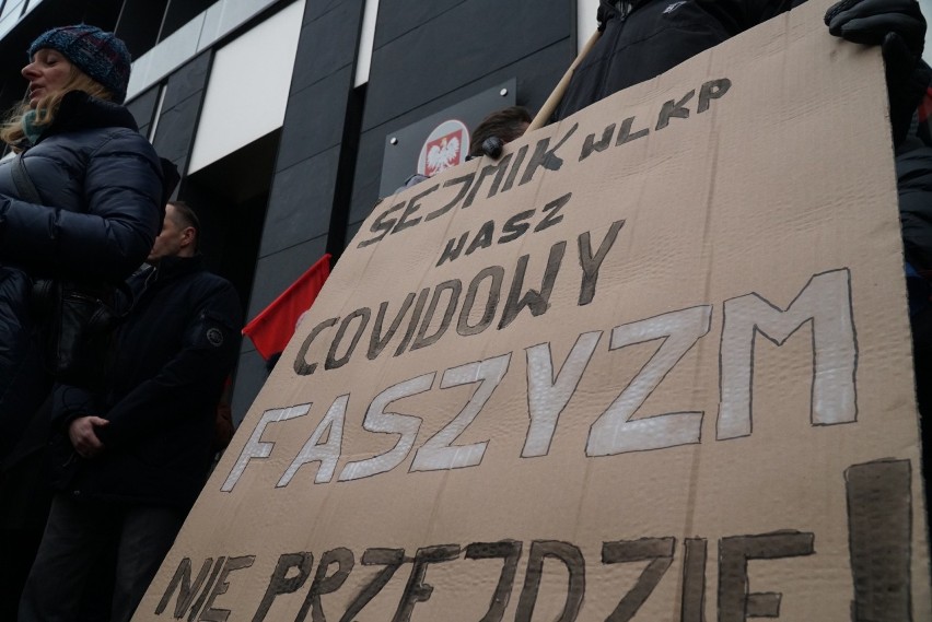 Protest przeciwników wprowadzenia obowiązkowych szczepień....