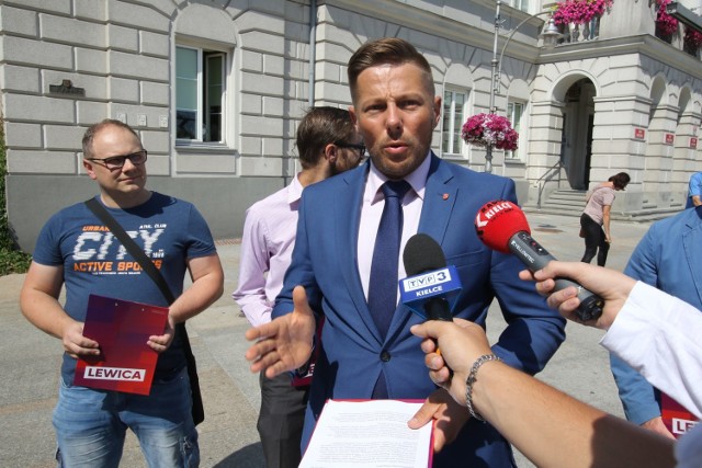 W mocnych słowach o zapowiedzi strajku pracowników Miejskiego Przedsiębiorstwa Komunikacji w Kielcach mówił na poniedziałkowej konferencji prasowej radny lewicy, Marcin Chłodnicki.