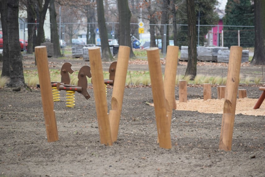Nowy plac zabaw w Parku Miejskim. Powstał w ramach Żorskiego...
