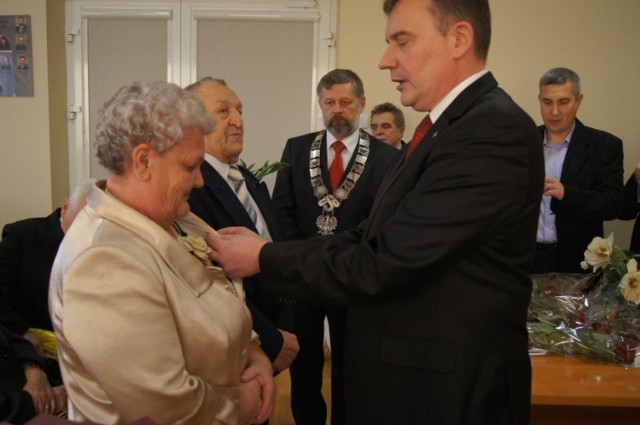 Medale za długoletnie pożycie małżeńskie rozdane w Gomunicach