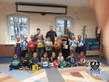 Dzielnicowi z Boguszowa Gorc odwiedzili dzieci w Mieroszowie