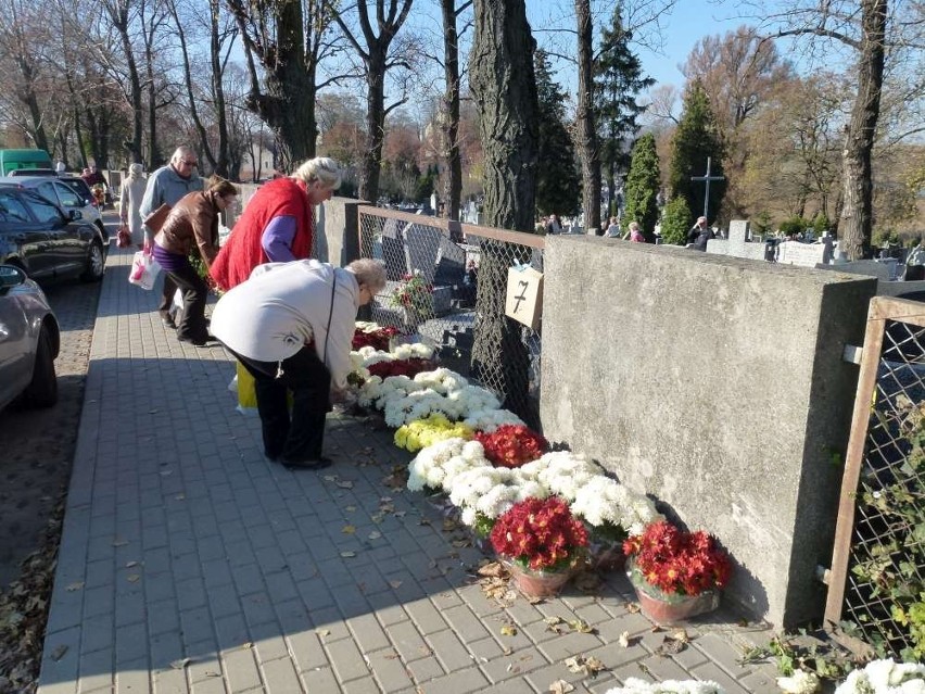 Cmentarze w Gnieźnie - dotknął je kryzys?